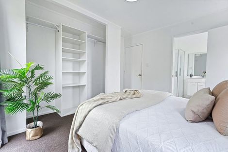 Photo of property in 1/307a Wairau Road, Totara Vale, Auckland, 0627