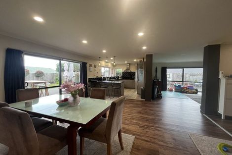 Photo of property in 17 Consort Close, Paraparaumu Beach, Paraparaumu, 5032