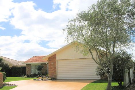 Photo of property in 18 Larisa Grove, Papamoa Beach, Papamoa, 3118