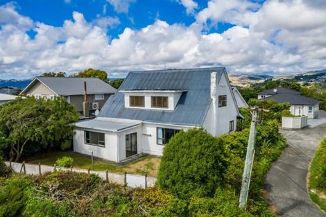 Photo of property in 68 Kahu Road, Paremata, Porirua, 5024