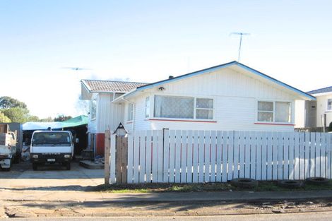 Photo of property in 15 Hobart Crescent, Wattle Downs, Auckland, 2103