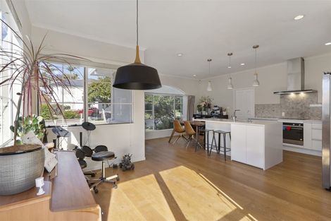 Photo of property in 13 Westminster Gardens, Unsworth Heights, Auckland, 0632