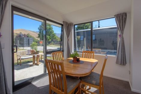Photo of property in 8 Perriam Place, Mount Pisa, Cromwell, 9383