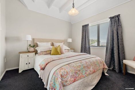 Photo of property in 4 Citation Way, Botany Downs, Auckland, 2010