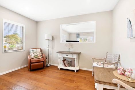 Photo of property in 1/2 Stoneleigh Court, Sunnynook, Auckland, 0632