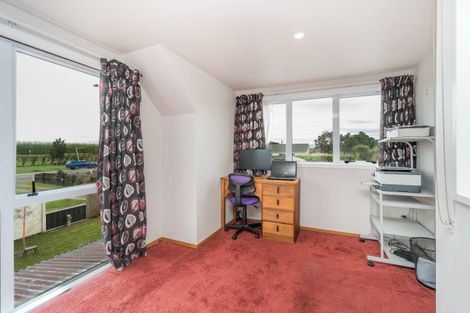 Photo of property in 32 Pioneer Highway, Awapuni, Palmerston North, 4412