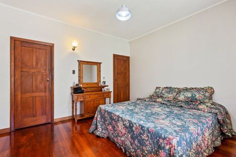 Photo of property in 192 Cambridge Terrace, Naenae, Lower Hutt, 5011