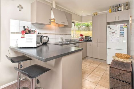 Photo of property in 3 Bernina Place, Weymouth, Auckland, 2103