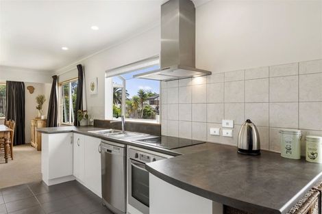 Photo of property in 3a Sample Road, Albany, Auckland, 0632