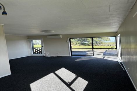 Photo of property in 18 Kopara Place, Clendon Park, Auckland, 2103