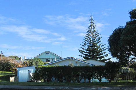 Photo of property in 45 Ngaio Street, Otaki Beach, Otaki, 5512