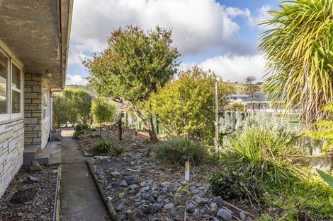 Photo of property in 7 Awatea Avenue, Paraparaumu, 5032