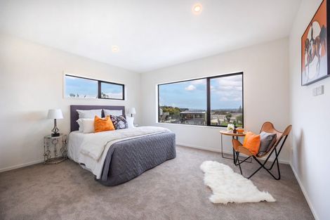 Photo of property in 4/5 Marsh Avenue, Forrest Hill, Auckland, 0620