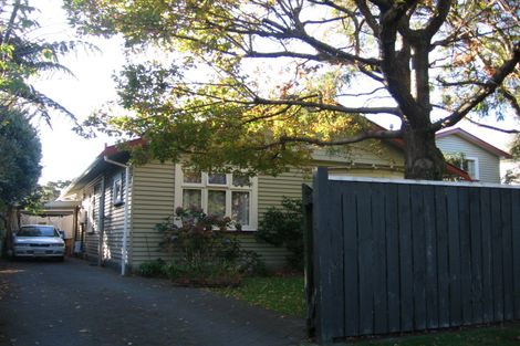 Photo of property in 43 Totara Crescent, Woburn, Lower Hutt, 5010