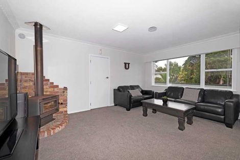 Photo of property in 5b Tirimoana Road, Te Atatu South, Auckland, 0602