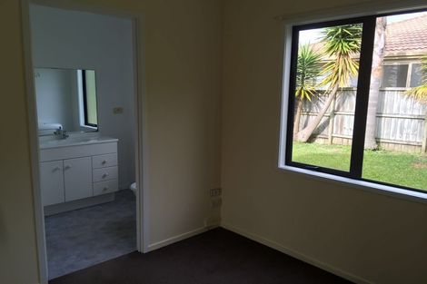 Photo of property in 24 Pukatea Avenue, Albany, Auckland, 0632