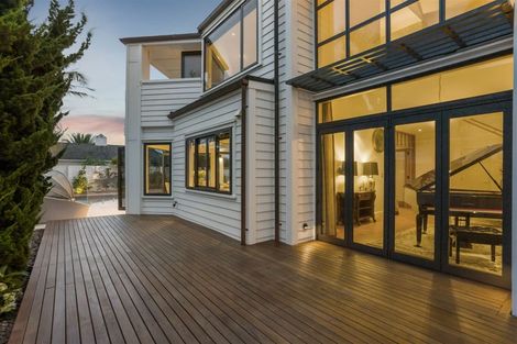 Photo of property in 235 Bleakhouse Road, Mellons Bay, Auckland, 2014