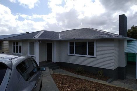 Photo of property in 1/7 Waverley Avenue, Glenfield, Auckland, 0629