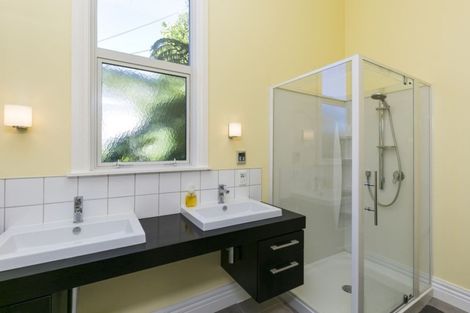 Photo of property in 31 Rawhiti Terrace, Kelburn, Wellington, 6012