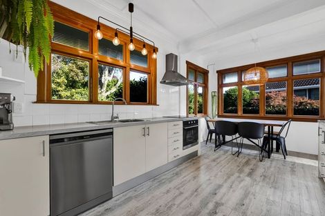 Photo of property in 48 Karina Road, Merrilands, New Plymouth, 4312