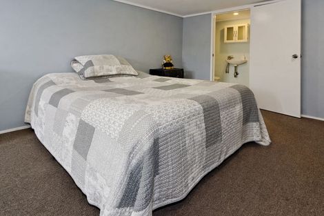 Photo of property in 11 Withers Road, Glen Eden, Auckland, 0602