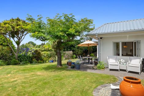 Photo of property in 3 Waiwera Place, Merrilands, New Plymouth, 4312
