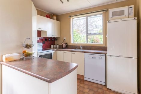 Photo of property in 16 Golfers Drive, Balclutha, 9230