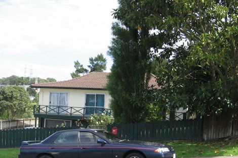 Photo of property in 18 Cedar Heights Avenue, Massey, Auckland, 0614