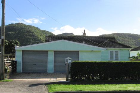 Photo of property in 3 Peck Street, Taita, Lower Hutt, 5011