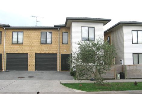 Photo of property in 7 Verdale Circle, Glen Eden, Auckland, 0602