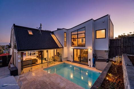 Photo of property in 7 Harper Street, Chatswood, Auckland, 0626