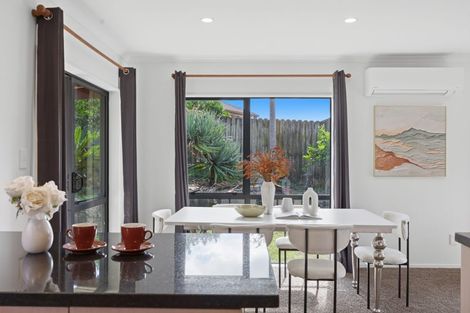 Photo of property in 35 Peninsula Road, Mangere, Auckland, 2022