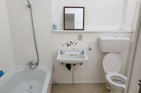 Photo of property in 2/9 John Court Street, Birkenhead, Auckland, 0626