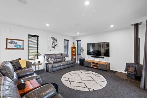 Photo of property in 39 Kendallvale Drive, Waiuku, 2123