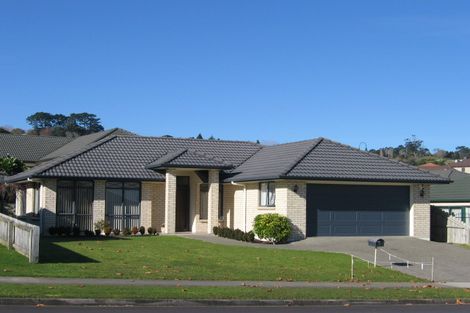 Photo of property in 5 John Brooke Crescent, East Tamaki Heights, Auckland, 2016