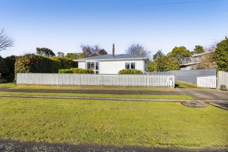 Photo of property in 13 Bridger Place, Eltham, 4322