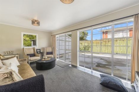 Photo of property in 6 Burwood Place, Silverdale, Hamilton, 3216