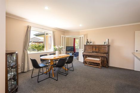 Photo of property in 7 Riverwood Boulevard, Redwood, Christchurch, 8051