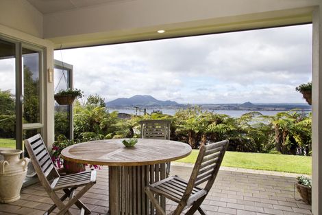 Photo of property in 6/92 Wakeman Road, Acacia Bay, Taupo, 3330