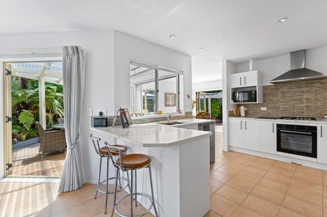 Photo of property in 10a Scarboro Terrace, Murrays Bay, Auckland, 0630