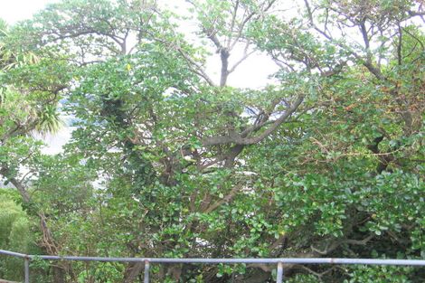 Photo of property in 6 Aranui Street, Maupuia, Wellington, 6022