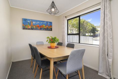 Photo of property in 8 Santiago Crescent, Unsworth Heights, Auckland, 0632