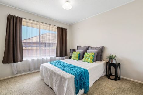 Photo of property in 6 Larkhill Place, Russley, Christchurch, 8042