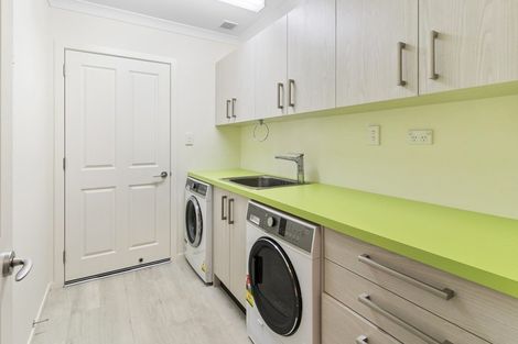 Photo of property in 18 Feist Street, Carterton, 5713