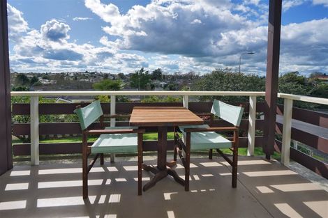 Photo of property in 8 Russleigh Drive, Dinsdale, Hamilton, 3204