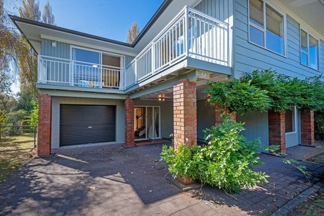 Photo of property in 25 Kinloch Road, Kinloch, Taupo, 3377