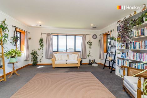 Photo of property in 41 Highgrove, Saint Clair, Dunedin, 9012