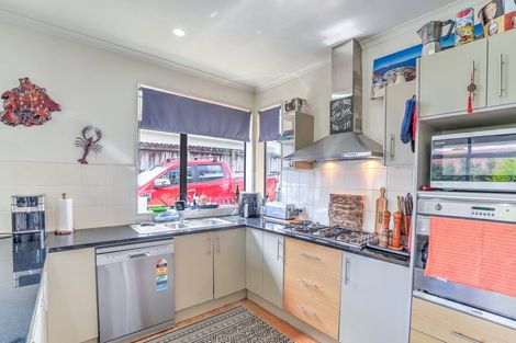 Photo of property in 23 Medallion Drive, Oteha, Auckland, 0632