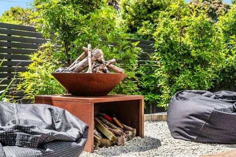 Photo of property in 16 Rewi Street, Torbay, Auckland, 0630