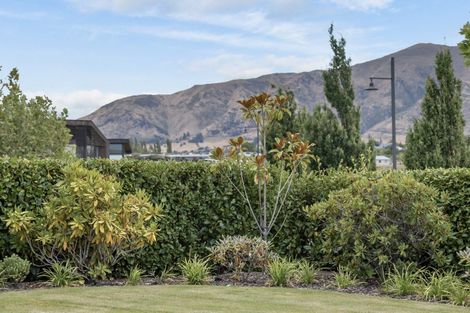 Photo of property in 1 Kirimoko Crescent, Wanaka, 9305
